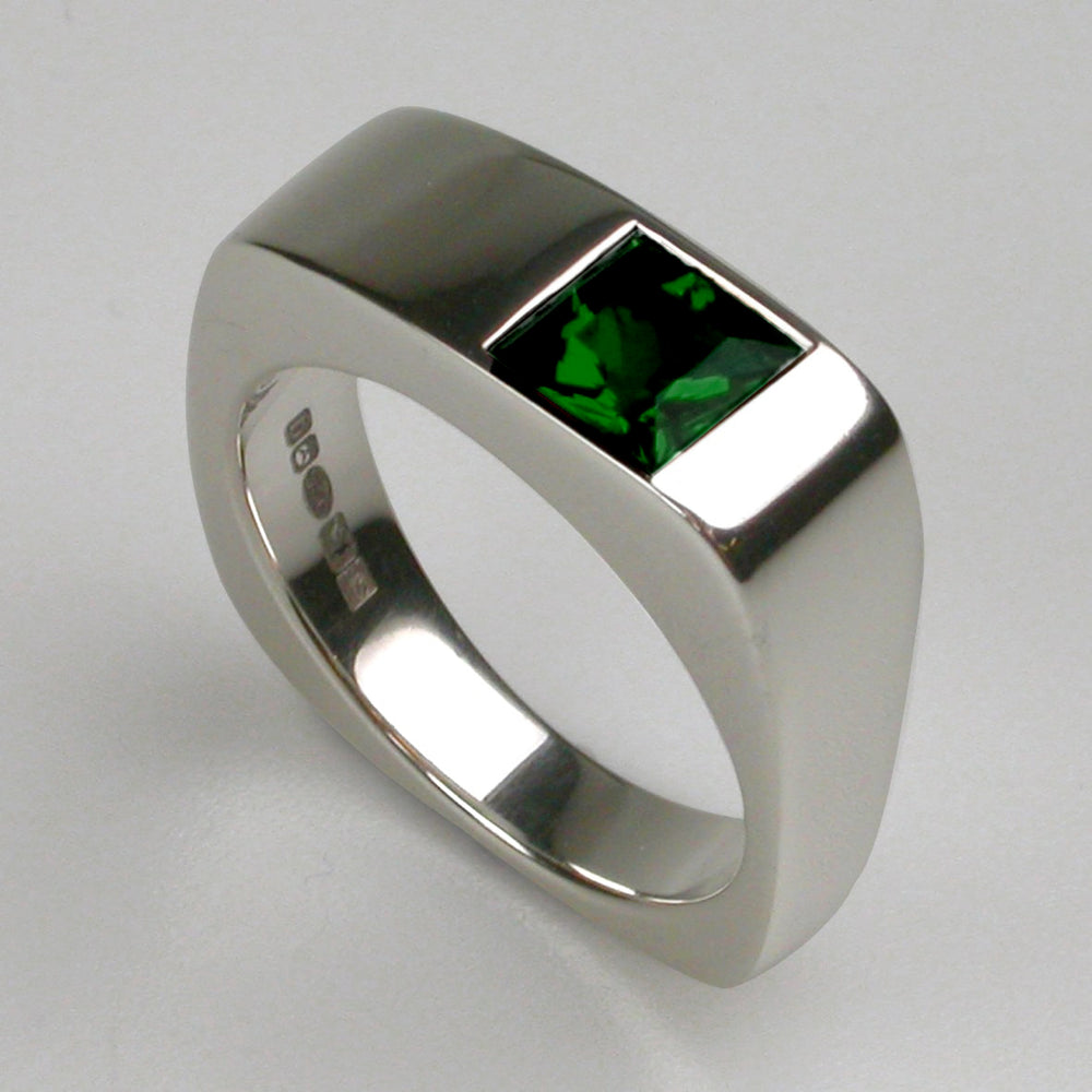 Jump 6 Ring in 14ct White Gold with Green Tourmline, Size R