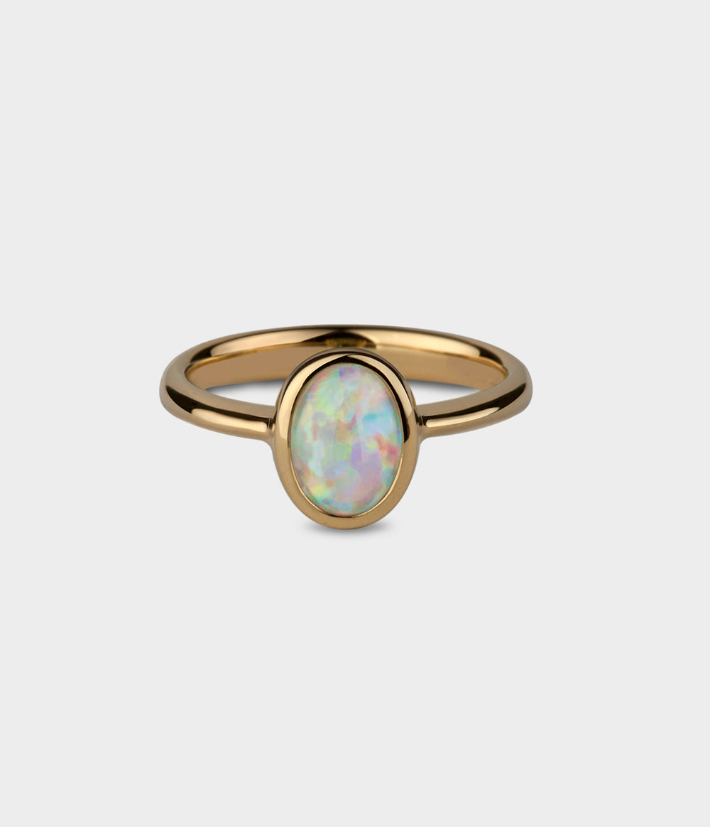 Oval Halo Ring in 18ct Yellow gold with Opal, Size L