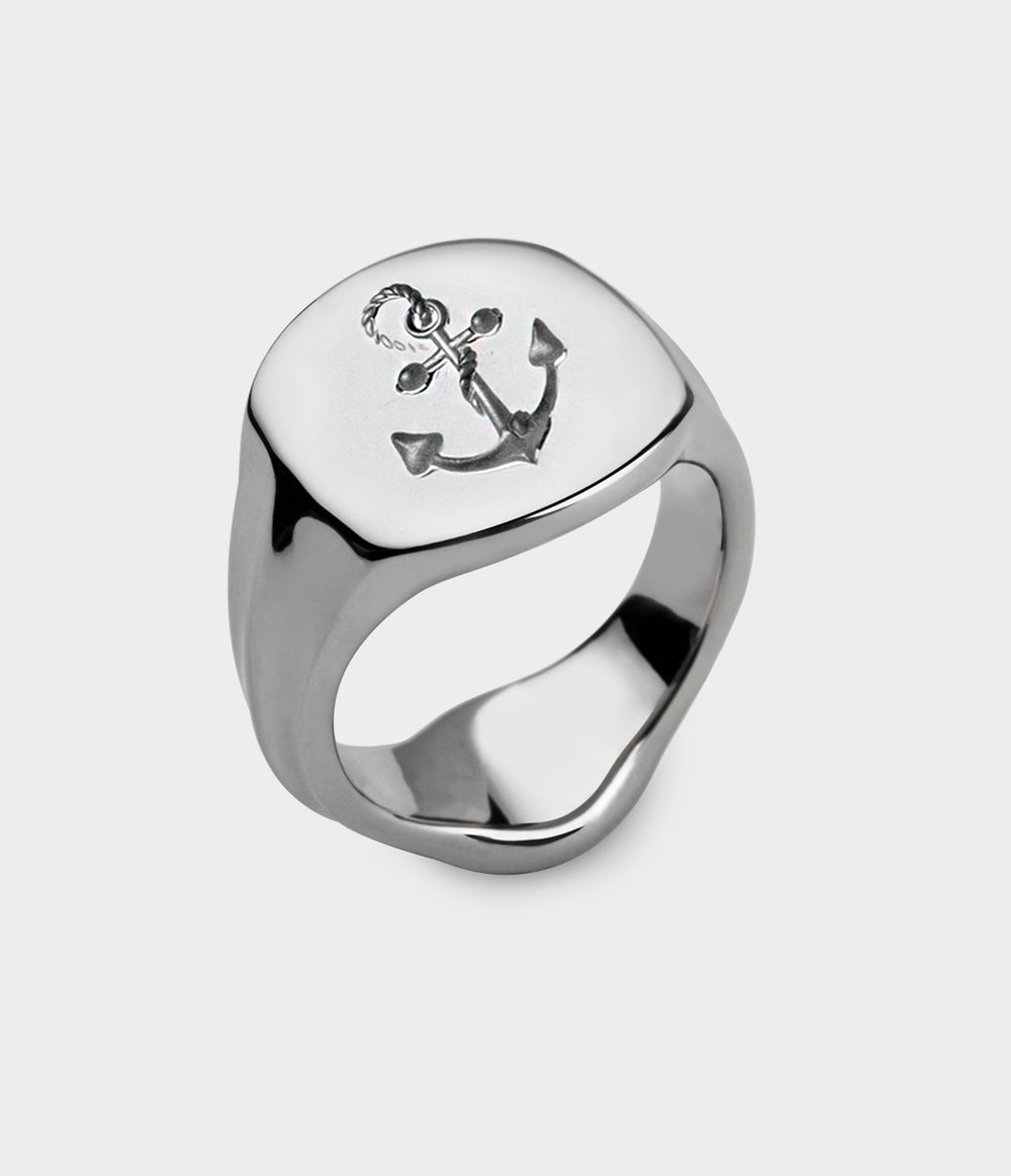 Signet Ring in Silver with Anchor Engraving, Size Q