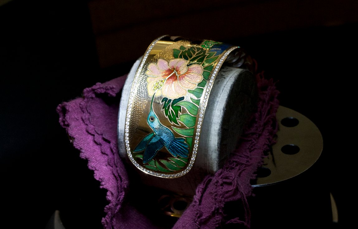 Hurry! Only A Few Hours Left To Win Stephen’s Bespoke Bracelet Worth £75,000
