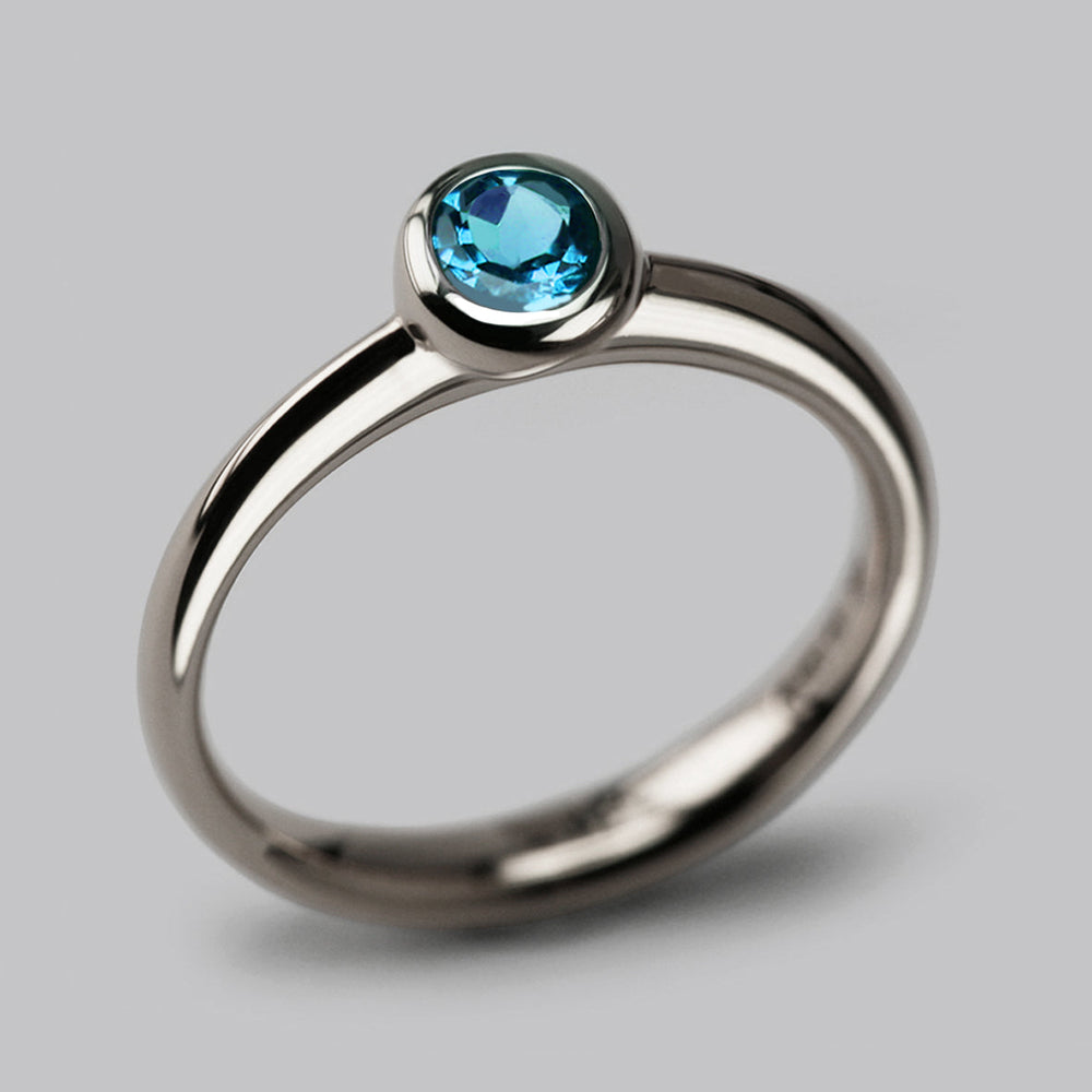 Halo 4 Ring / Sterling Silver / Blue Topaz / Size L1/2