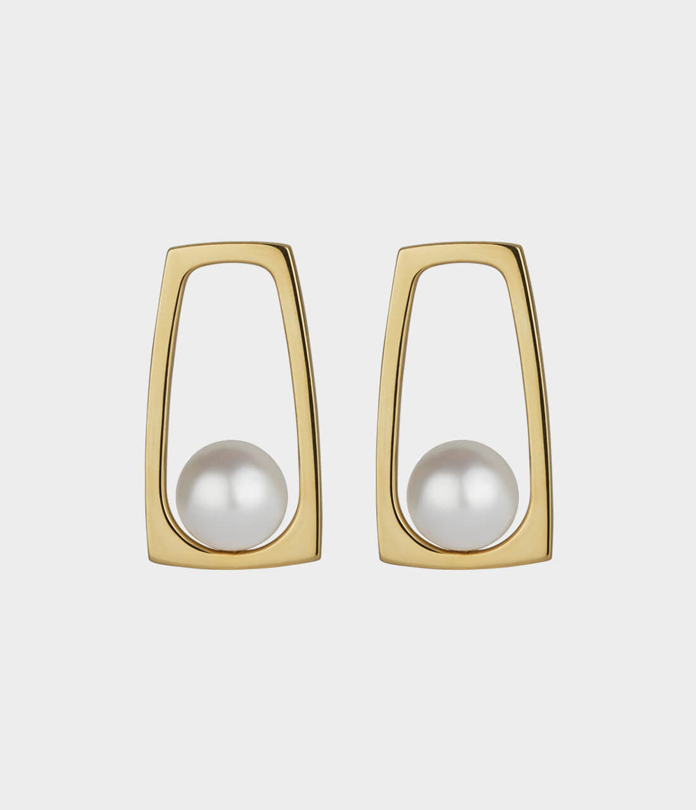 South Sea Stud Earrings / 9 Carat Yellow Gold