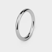 3/4 view of halo extra slim ring in platinum