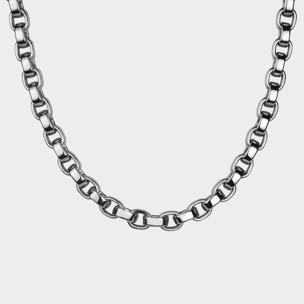 close up of a silver Heavy link necklace