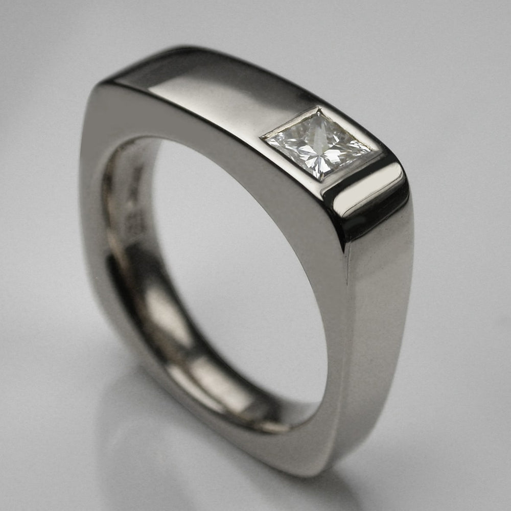 Jump 4 Ring in Platinum with Certified FVS Diamond 0.4ct, Size L