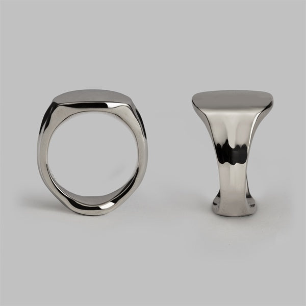 front and side view of a palladium signet ring.