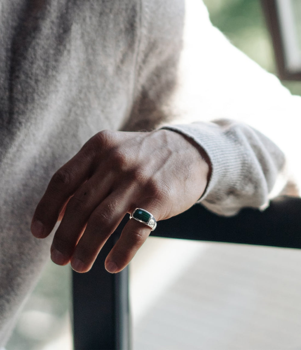 Inlaid Oxford Signet Ring - Image 2