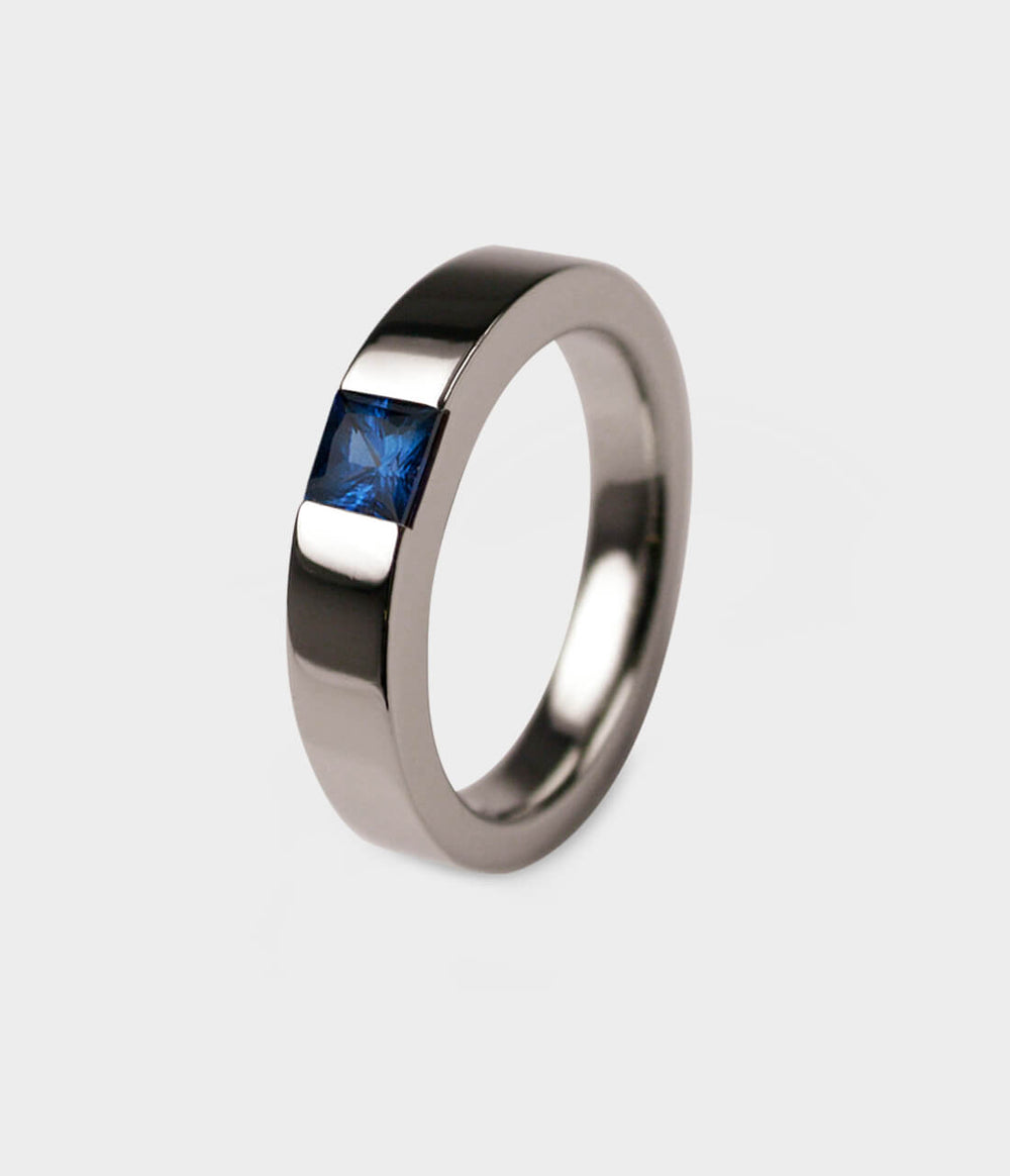 Times Square 4 Ring in 18 Carat White Gold