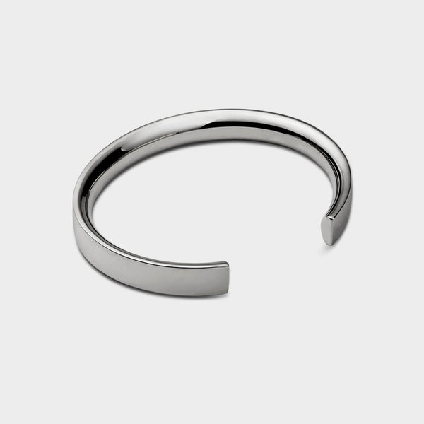 close up of a Viper 8 Bangle