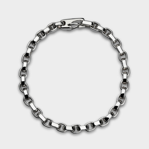 profile of a silver link bracelet